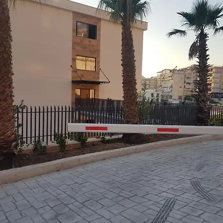 Golden - Front Luxury דירה