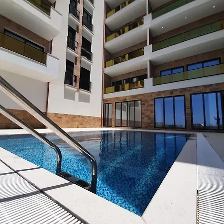 Golden - Front Luxury Apartment