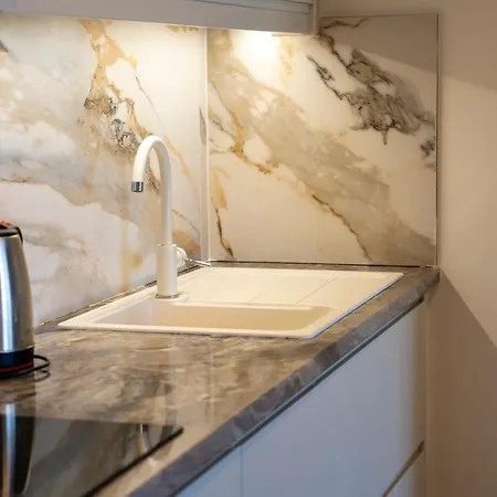 Golden - Front Luxury Apartment *
